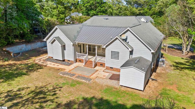 200 Holly Chase Drive, Piedmont, SC 29673