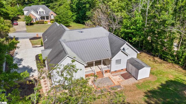 200 Holly Chase Drive, Piedmont, SC 29673