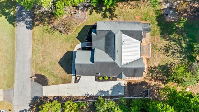 200 Holly Chase Drive, Piedmont, SC 29673
