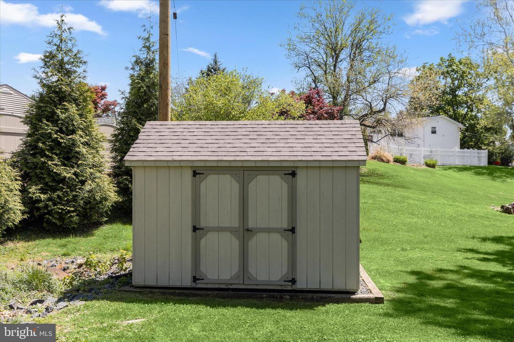Image 70 of property listing at 2508 WHITT RD, Kingsville, MD 21087