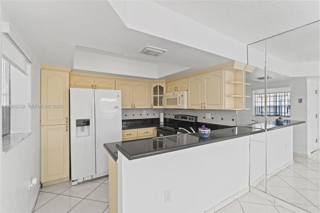 10877 NW 7th St 21-35, Miami, FL 33172