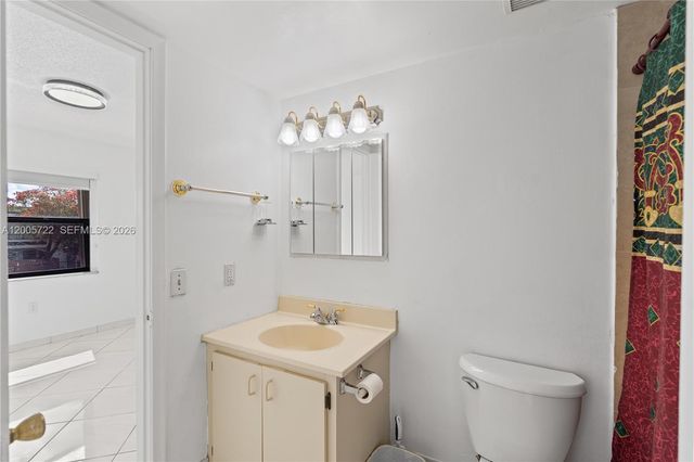 10877 NW 7th St 21-35, Miami, FL 33172