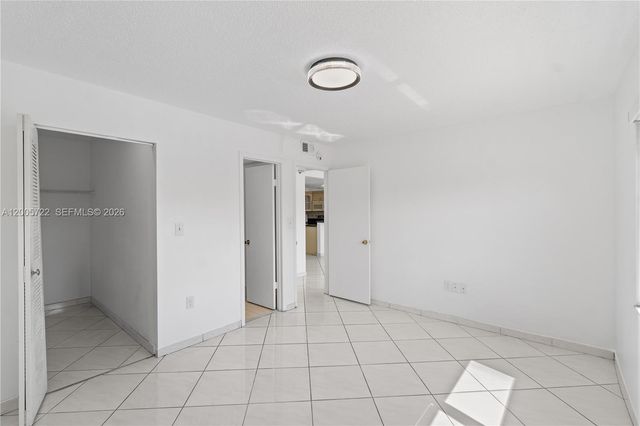 10877 NW 7th St 21-35, Miami, FL 33172