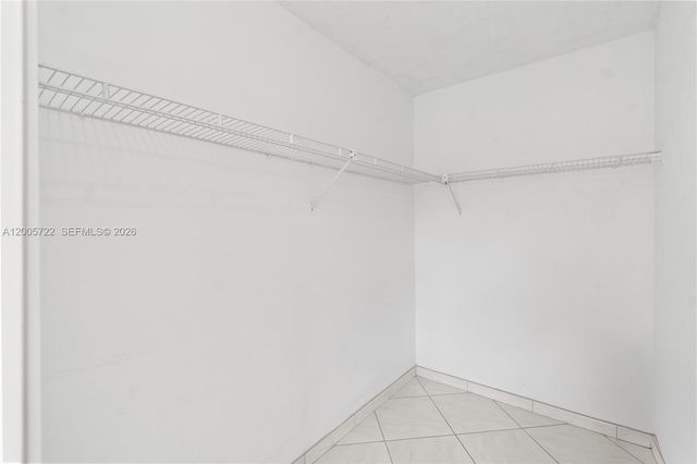 10877 NW 7th St 21-35, Miami, FL 33172