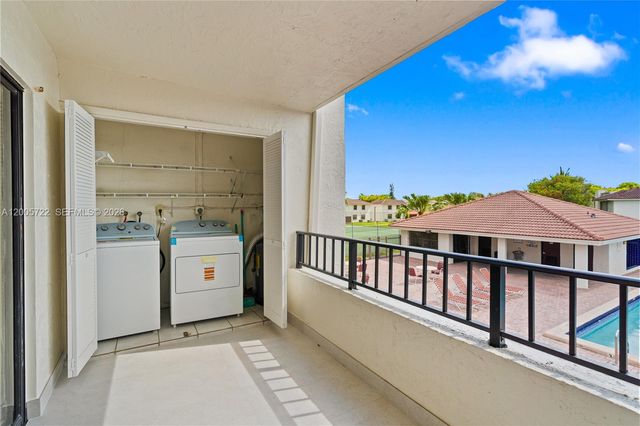 10877 NW 7th St 21-35, Miami, FL 33172