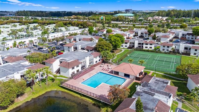 10877 NW 7th St 21-35, Miami, FL 33172