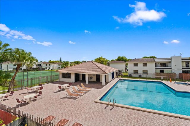 10877 NW 7th St 21-35, Miami, FL 33172