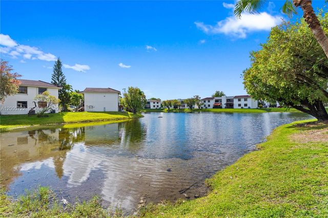 10877 NW 7th St 21-35, Miami, FL 33172