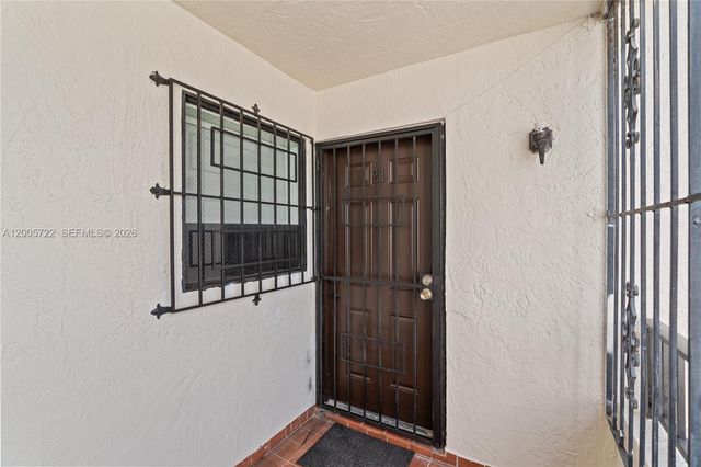 10877 NW 7th St 21-35, Miami, FL 33172