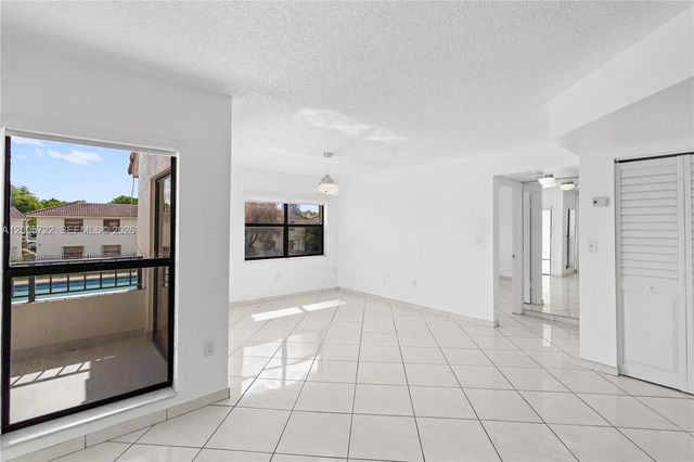 10877 NW 7th St 21-35, Miami, FL 33172