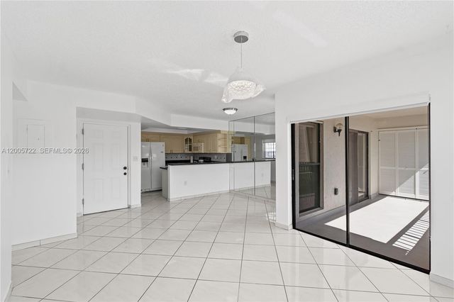 10877 NW 7th St 21-35, Miami, FL 33172