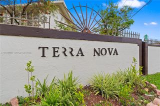 10877 NW 7th St 21-35, Miami, FL 33172