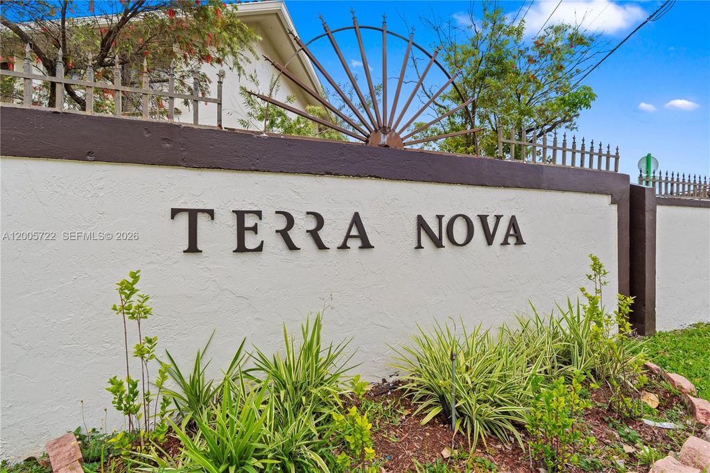 10877 NW 7th St 21-35, Miami, FL 33172