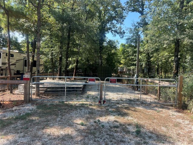 595 Alta Vista Drive, Livingston, TX 77351