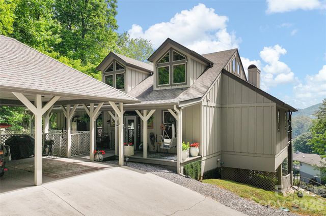 266 Hawks Crest Drive, Waynesville, NC 28786