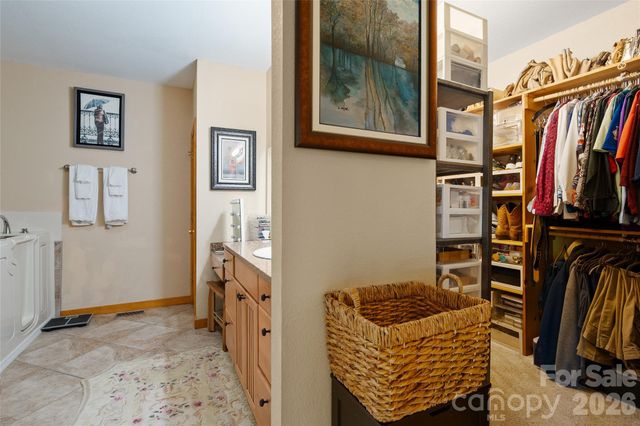 266 Hawks Crest Drive, Waynesville, NC 28786