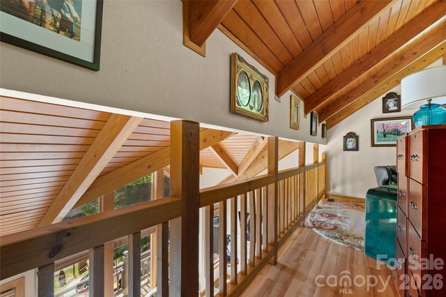 266 Hawks Crest Drive, Waynesville, NC 28786