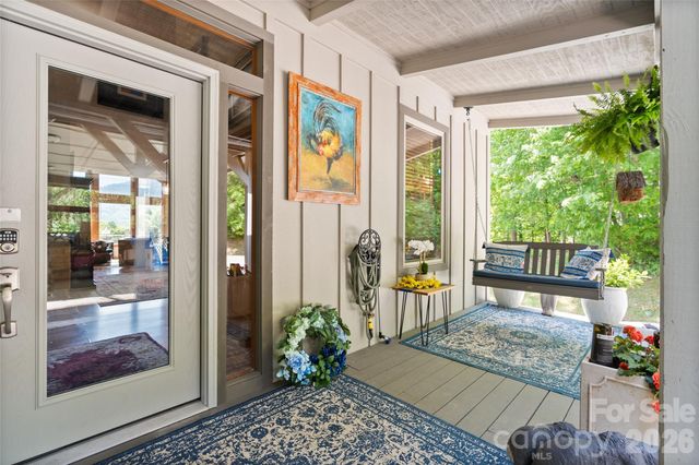 266 Hawks Crest Drive, Waynesville, NC 28786