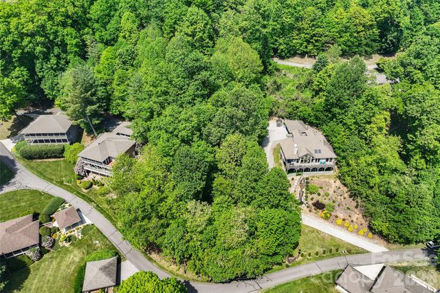 266 Hawks Crest Drive, Waynesville, NC 28786