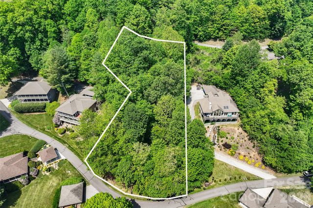 266 Hawks Crest Drive, Waynesville, NC 28786
