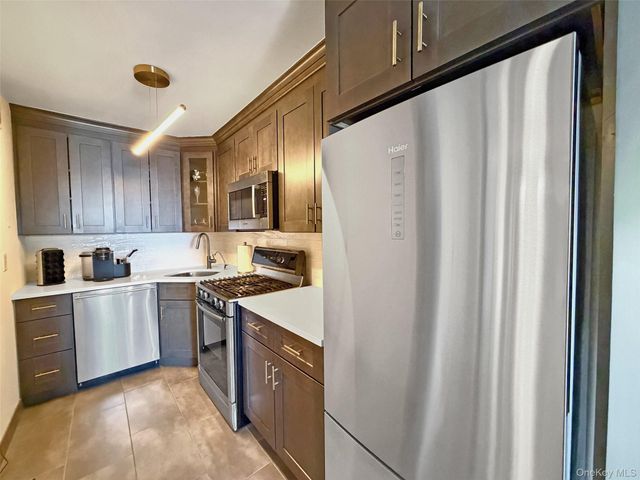 61-20 Grand Central Parkway A1008, Forest Hills, NY 11375