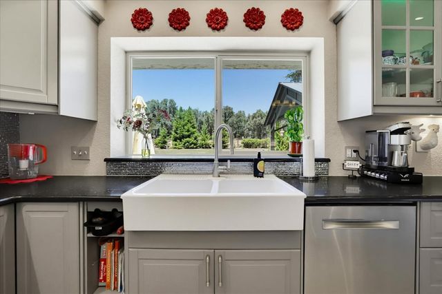 18310 Gray Oak Dr, Rough And Ready, CA 95975