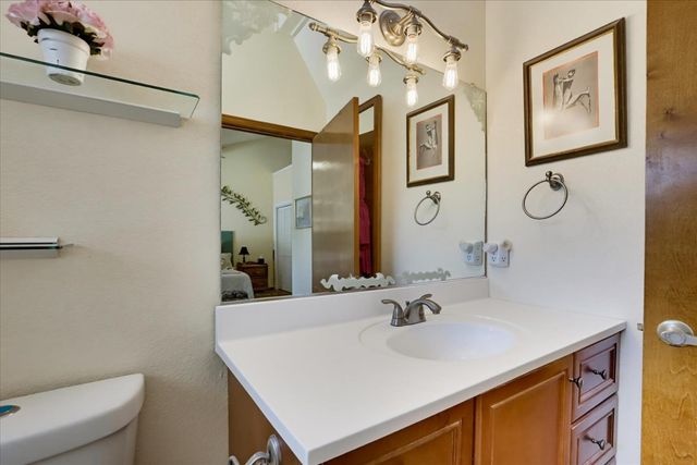 18310 Gray Oak Dr, Rough And Ready, CA 95975