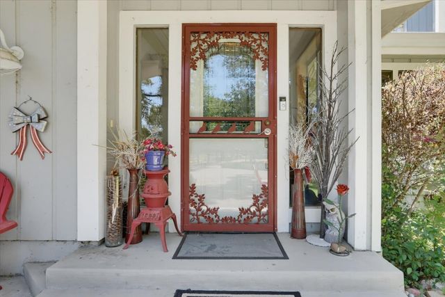 18310 Gray Oak Dr, Rough And Ready, CA 95975