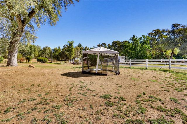 18310 Gray Oak Dr, Rough And Ready, CA 95975
