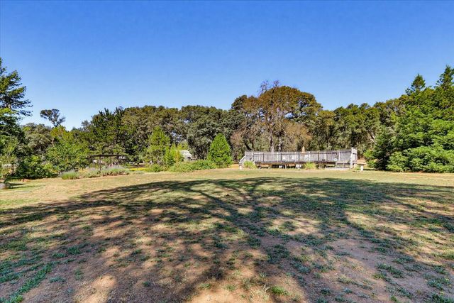 18310 Gray Oak Dr, Rough And Ready, CA 95975