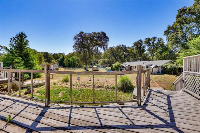 18310 Gray Oak Dr, Rough And Ready, CA 95975