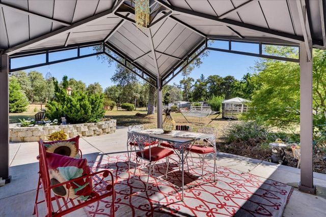 18310 Gray Oak Dr, Rough And Ready, CA 95975