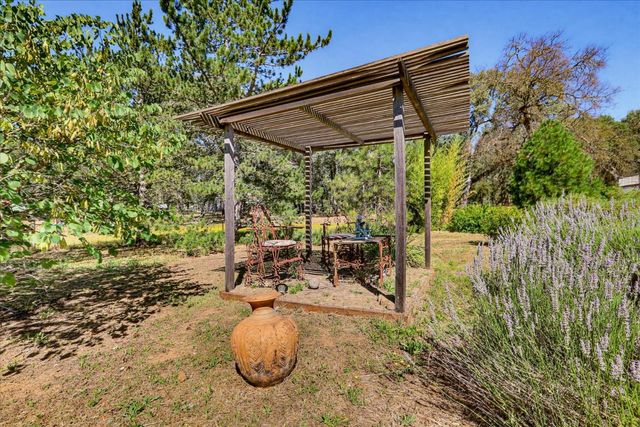 18310 Gray Oak Dr, Rough And Ready, CA 95975