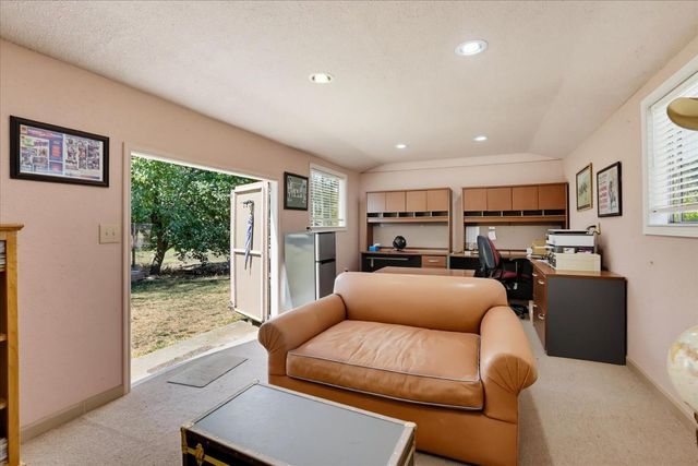18310 Gray Oak Dr, Rough And Ready, CA 95975