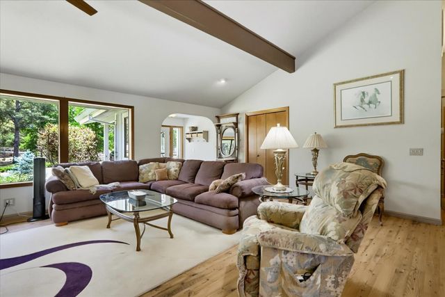 18310 Gray Oak Dr, Rough And Ready, CA 95975