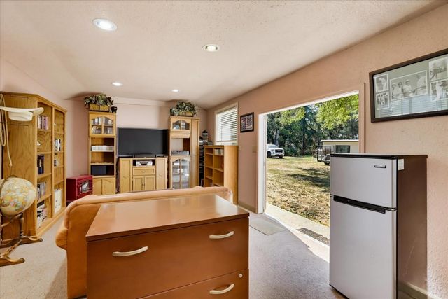 18310 Gray Oak Dr, Rough And Ready, CA 95975
