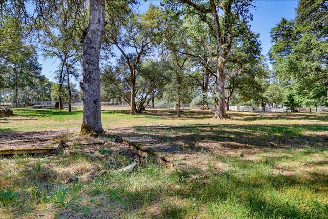 18310 Gray Oak Dr, Rough And Ready, CA 95975