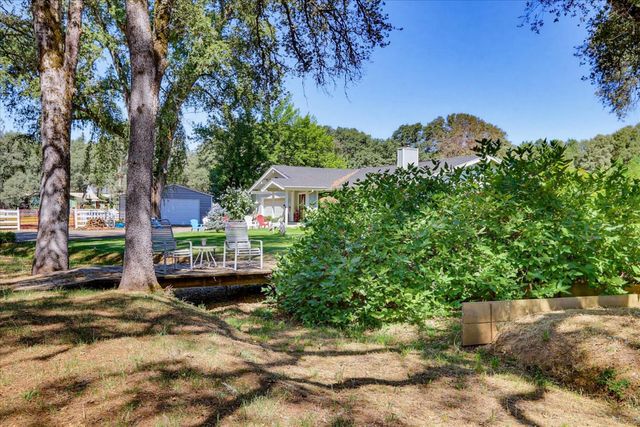 18310 Gray Oak Dr, Rough And Ready, CA 95975