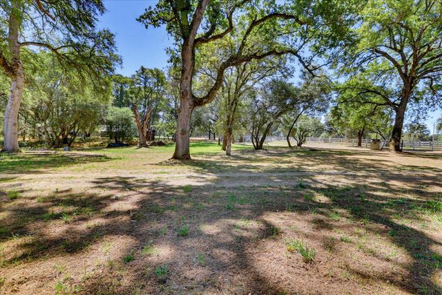 18310 Gray Oak Dr, Rough And Ready, CA 95975