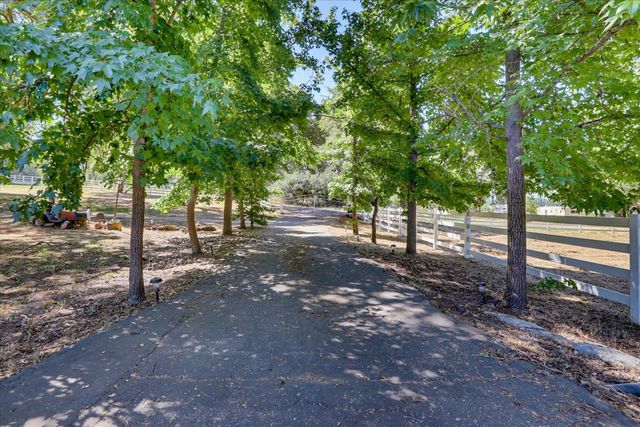 18310 Gray Oak Dr, Rough And Ready, CA 95975
