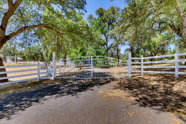 18310 Gray Oak Dr, Rough And Ready, CA 95975