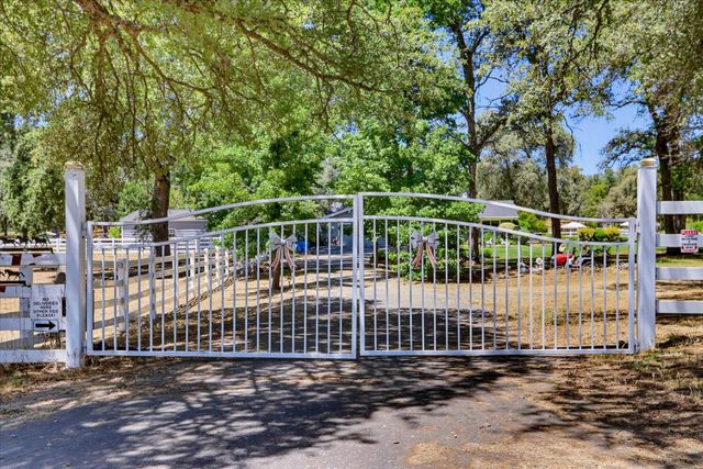 18310 Gray Oak Dr, Rough And Ready, CA 95975