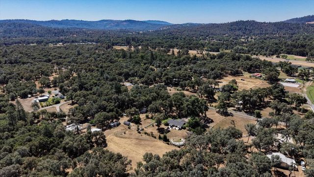 18310 Gray Oak Dr, Rough And Ready, CA 95975
