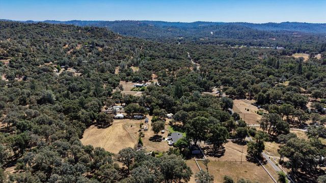 18310 Gray Oak Dr, Rough And Ready, CA 95975