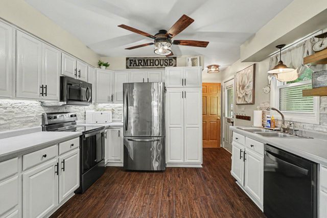 15 Enlow Court, Battle Creek, MI 49015