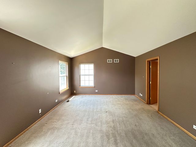 285 Shipland Drive, Crystal Lake, IL 60012