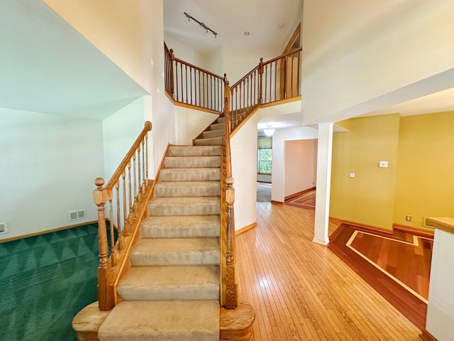 285 Shipland Drive, Crystal Lake, IL 60012