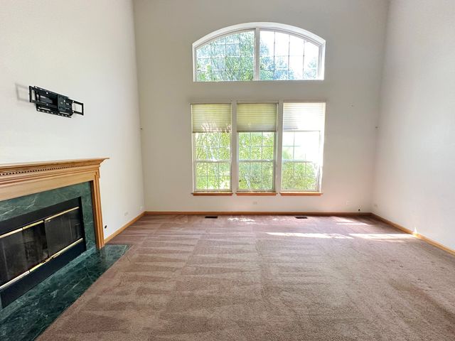285 Shipland Drive, Crystal Lake, IL 60012