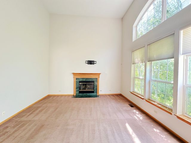 285 Shipland Drive, Crystal Lake, IL 60012
