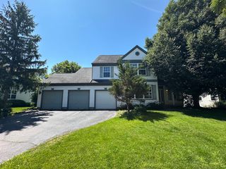 285 Shipland Drive, Crystal Lake, IL 60012